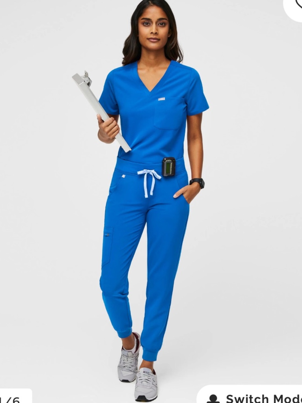 Figs Women's Royal Blue Jogger Scrub Pants & Top Set